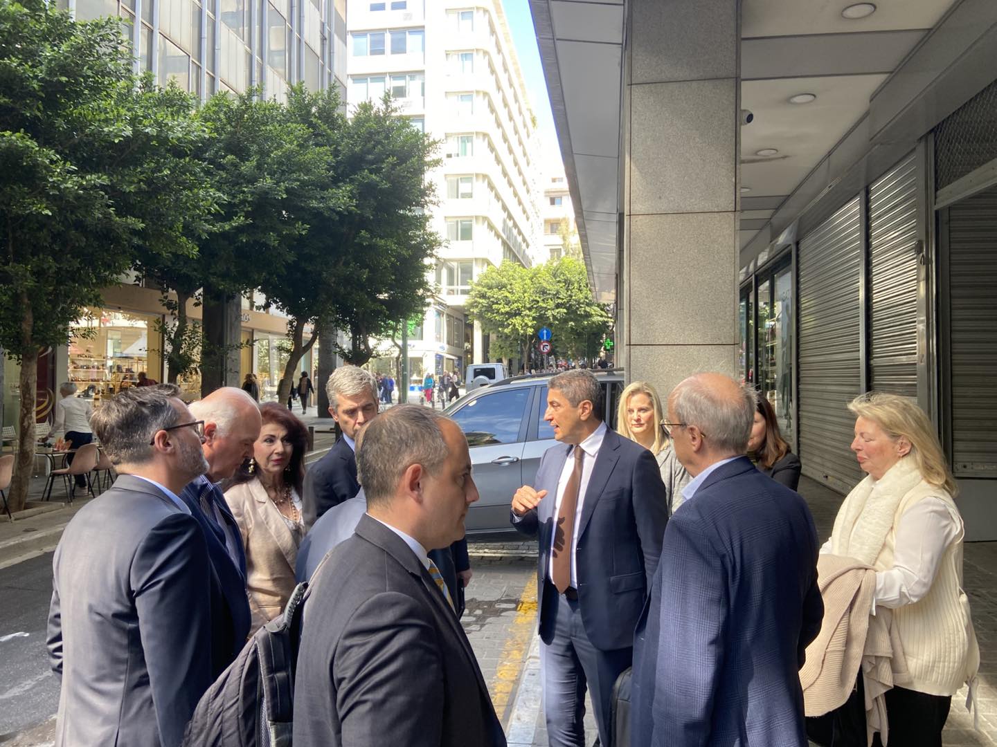 στιγμιότυπο από την συνάντηση εργασίας ποιυ πραγματοποιήθηκε  στο υπουργείο Ανάπτυξης με τη συμμετοχή εκπροσώπων του Πανελληνίου Συνδέσμου Επιχειρήσεων Βιομηχανικών Περιοχών, Επιμελητηρίων και της ΕΤΒΑ ΒΙΠΕ.