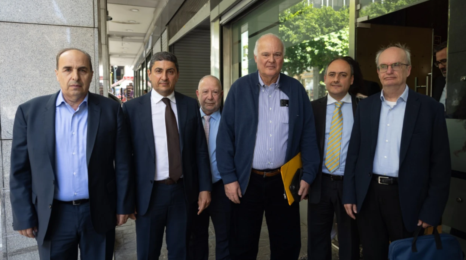 στιγμιότυπο από την συνάντηση εργασίας ποιυ πραγματοποιήθηκε  στο υπουργείο Ανάπτυξης με τη συμμετοχή εκπροσώπων του Πανελληνίου Συνδέσμου Επιχειρήσεων Βιομηχανικών Περιοχών, Επιμελητηρίων και της ΕΤΒΑ ΒΙΠΕ.