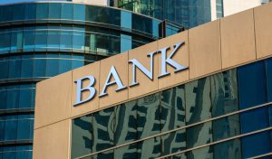 Read more about the article Οι τράπεζες από μόνες τους δεν αρκούν για να στηρίξουν την πράσινη μετάβαση