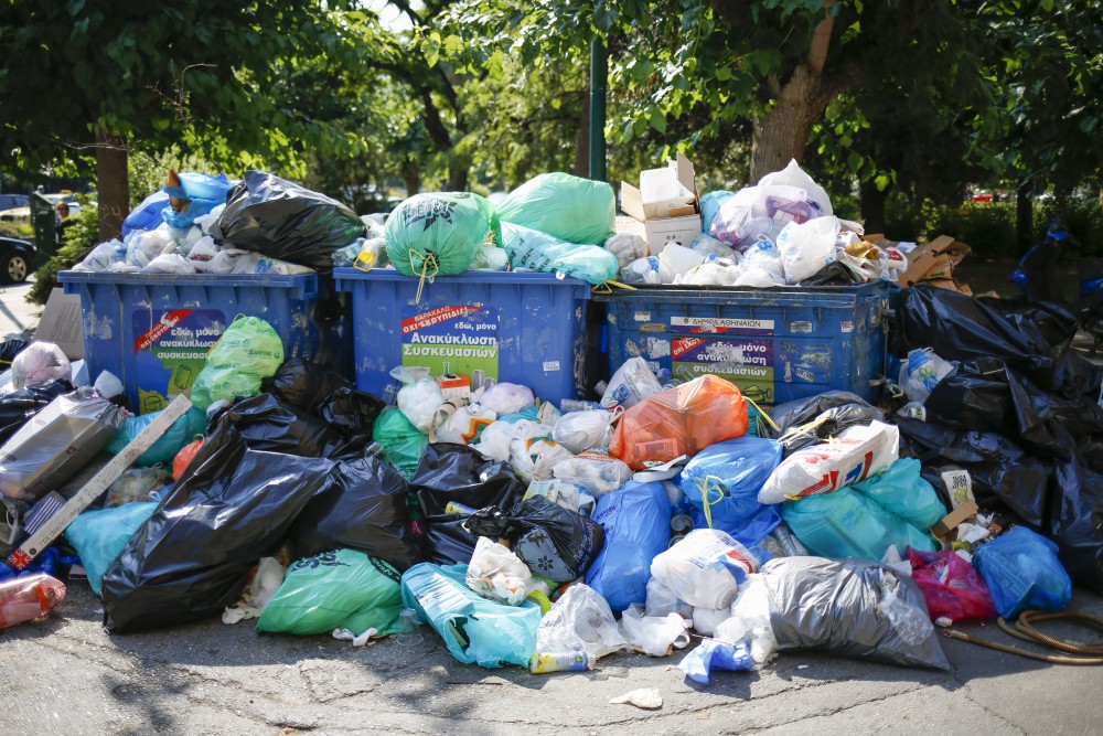 You are currently viewing Αττική: Χαμηλά επίπεδα ανακύκλωσης – Ποιες περιοχές πνίγονται στα σκουπίδια