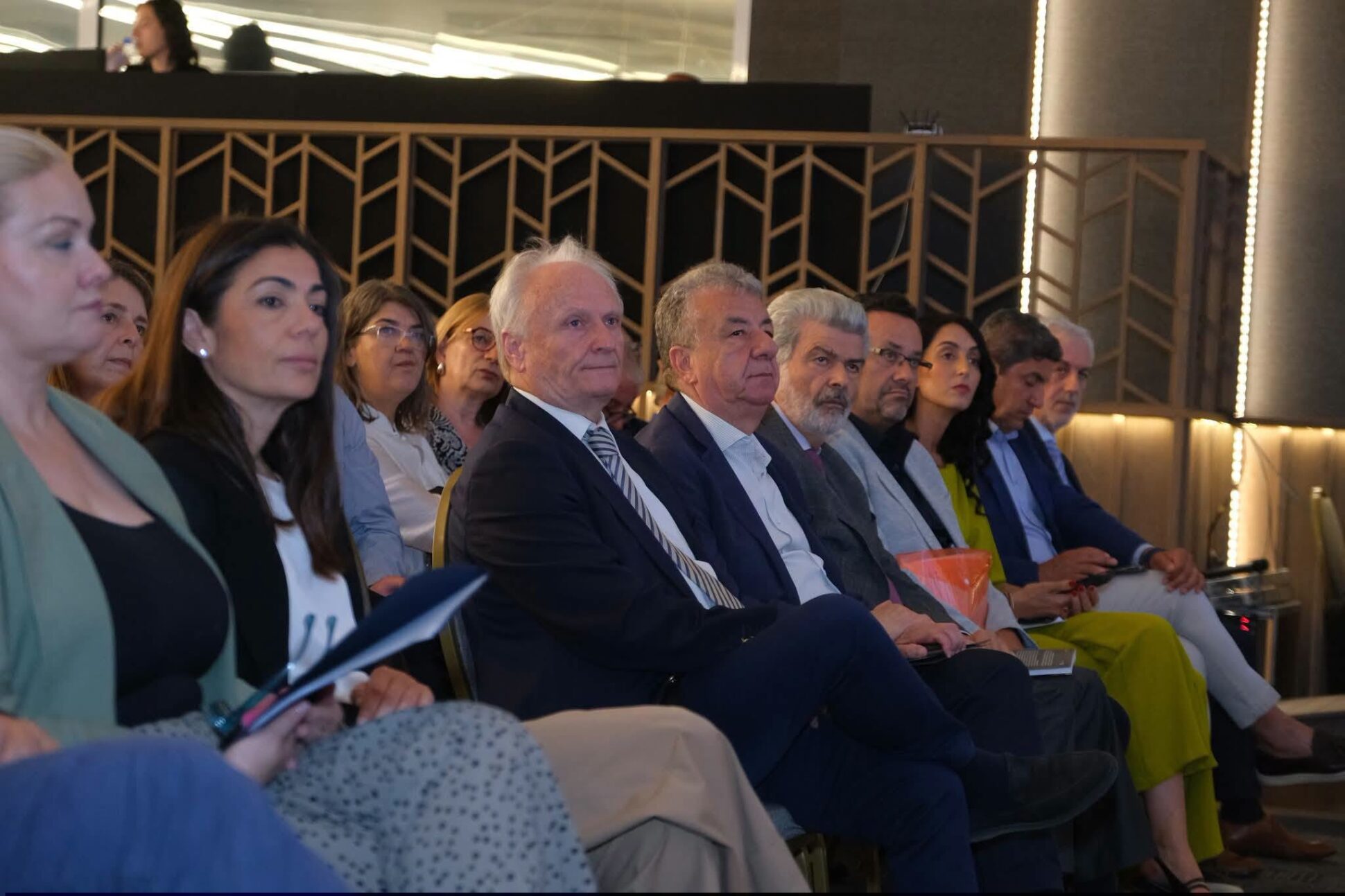 στιγμιότυπο από την γενική συνέλευση της ΚΕΕΕ